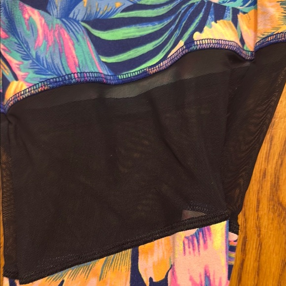 PINK Victoria Secret Ultimate leggings - Picture 2 of 6